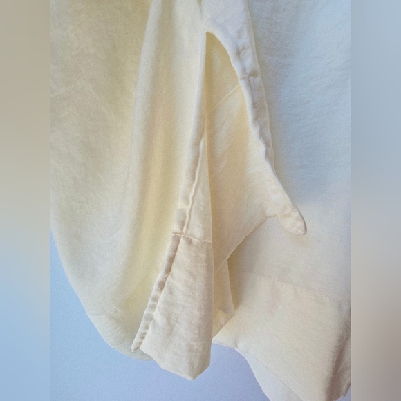 H&M Elegant Cream Butter Ivory Sleeveless Top Hi Low Satin V Neck Size 10 - Picture 5 of 6